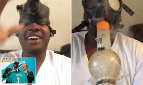 Sacked 'business manager' faces probe over leaking of Miami Dolphins Laremy Tunsil's bong photos | Daily Mail Online